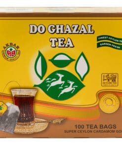 Verpakking van Do Ghazal Kardemom thee uit Sri Lanka met glas thee en theezakje op de voorgrond.