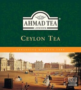 Verpakking van Ahmad Ceylon Tea, 100 theezakjes, authentieke Sri Lanka thee met klassiek label.