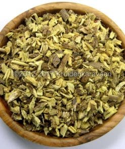 Houten kom met ongeschilde, gesneden zoethoutwortel voor licorice root kopen op de productpagina.